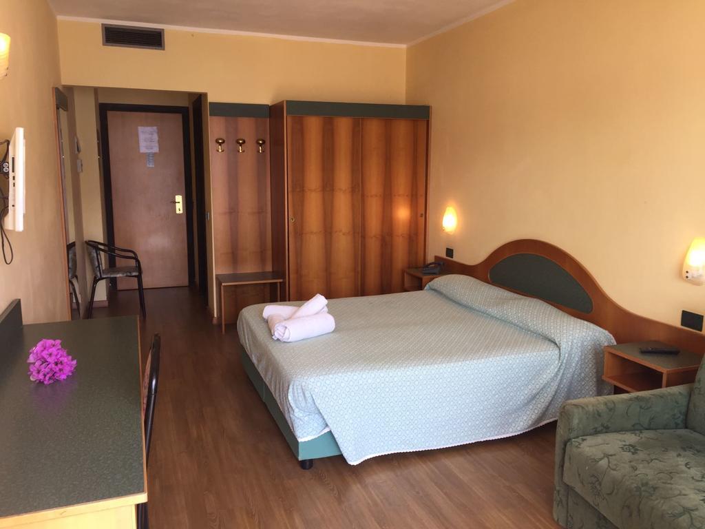 Hotel Lido Gargnano Buitenkant foto
