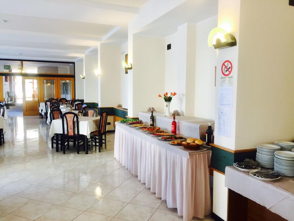 Hotel Lido Gargnano Buitenkant foto