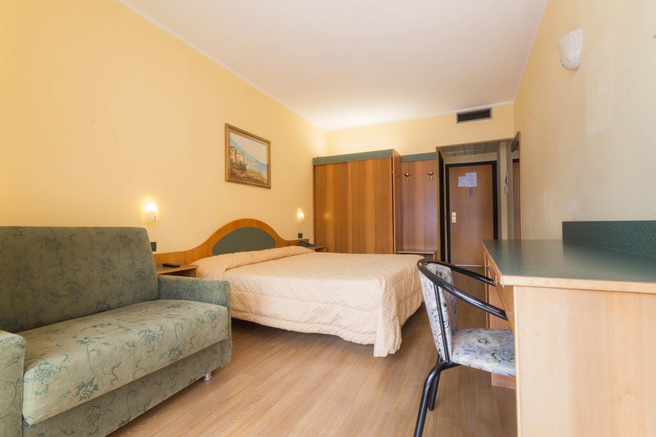 Hotel Lido Gargnano Buitenkant foto