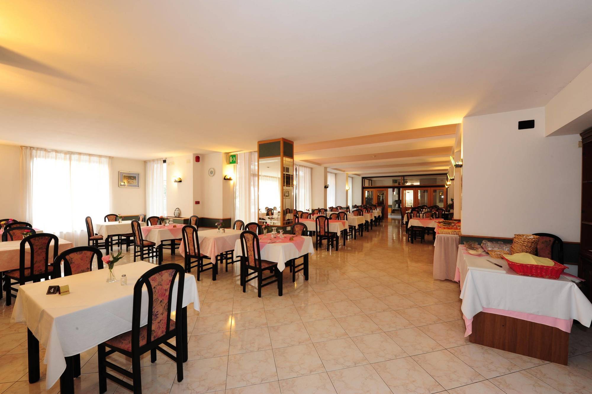 Hotel Lido Gargnano Buitenkant foto