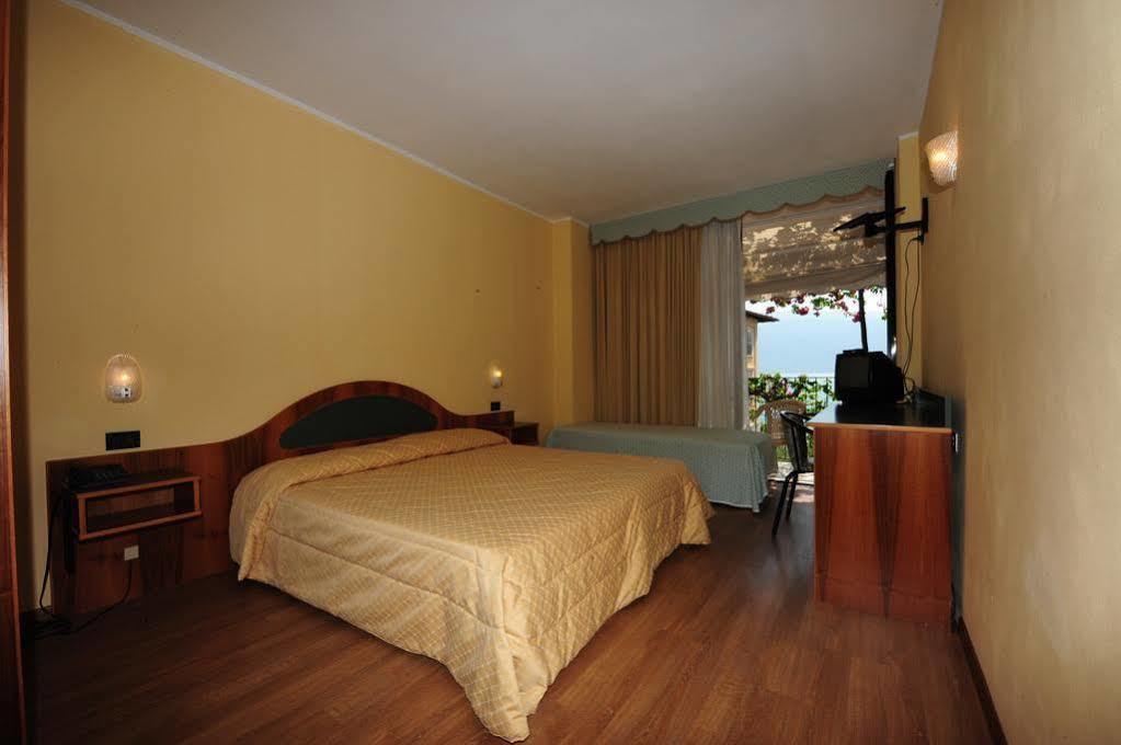 Hotel Lido Gargnano Buitenkant foto