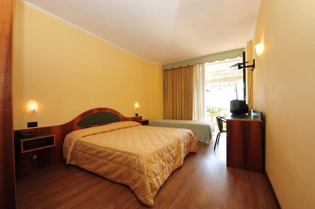 Hotel Lido Gargnano Buitenkant foto