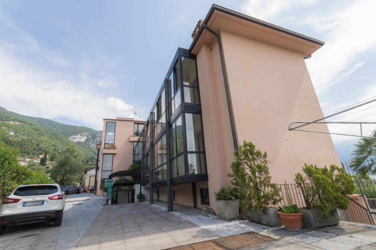 Hotel Lido Gargnano Buitenkant foto
