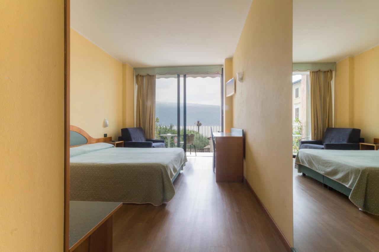 Hotel Lido Gargnano Buitenkant foto