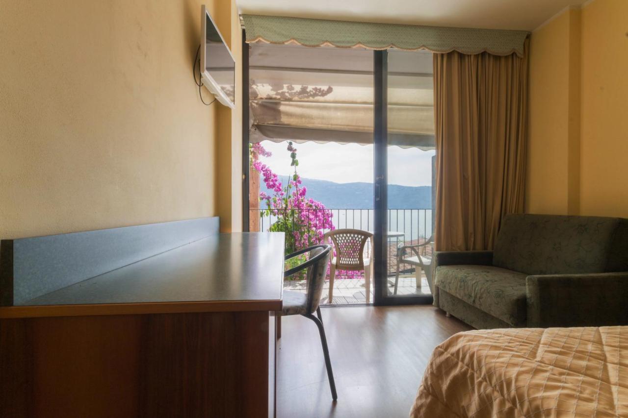 Hotel Lido Gargnano Buitenkant foto