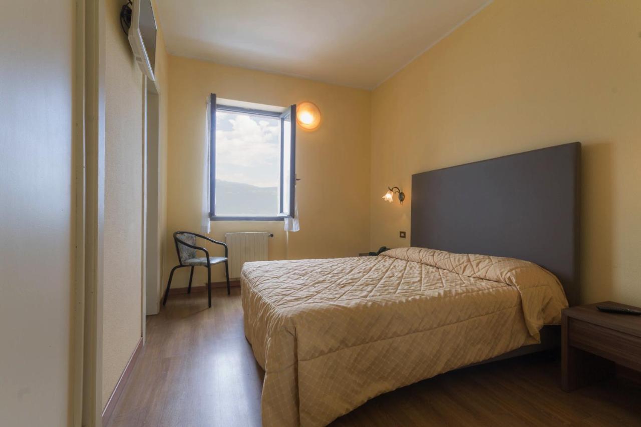 Hotel Lido Gargnano Buitenkant foto